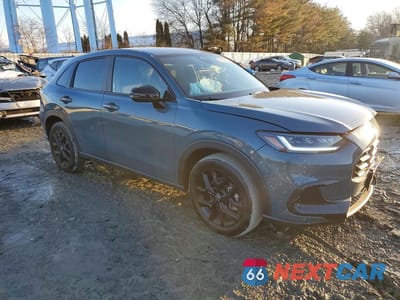 Czwarte zdjęcie samochodu z boku: 2025 HONDA HR-V SPORT VIN:3CZRZ2H5XSM734843 - miniatura