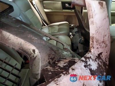 Zdjęcie 11 z 12 samochodu: 2004 FORD EXPEDITION VIN:1FMFU17L44LB43960 - miniatura