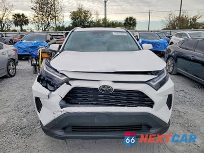 Piąte zdjęcie samochodu w środku: 2025 TOYOTA RAV4 XLE VIN:4T3RWRFVXSU213520 - miniatura
