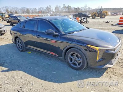 Czwarte zdjęcie samochodu z boku: 2025 KIA K4 LX VIN:3KPFT4DE7SE185799 - miniatura