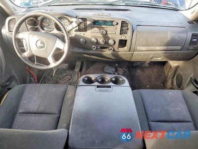 Zdjęcie 8 z 12 samochodu: 2010 GMC SIERRA K1500 SLE VIN:1GTSKVE35AZ285925 - miniatura