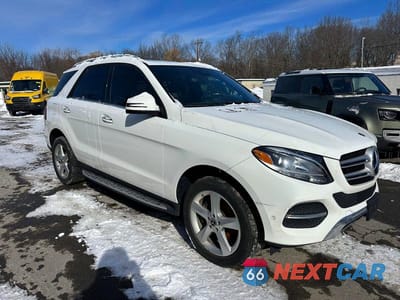 Czwarte zdjęcie samochodu z boku: 2017 MERCEDES-BENZ GLE 350 4MATIC VIN:4JGDA5HB9HA951901 - miniatura