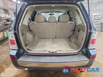 Zdjęcie 6 z 12 samochodu: 2010 MERCURY MARINER VIN:4M2CN8B76AKJ20263 - miniatura