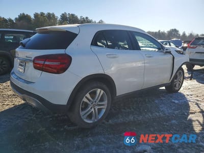 Trzecie zdjęcie samochodu z tyłu: 2020 MERCEDES-BENZ GLA 250 4MATIC VIN:W1NTG4GB4LU029322 - miniatura