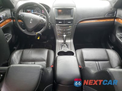 Zdjęcie 8 z 12 samochodu: 2015 LINCOLN MKT VIN:2LMHJ5NK8FBL00125 - miniatura