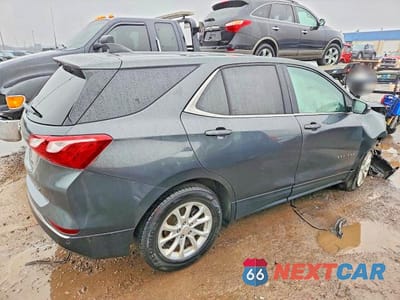 Trzecie zdjęcie samochodu z tyłu: 2019 CHEVROLET EQUINOX LT VIN:2GNAXTEVXK6132920 - miniatura
