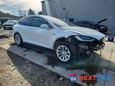 Czwarte zdjęcie samochodu z boku: 2020 TESLA MODEL X VIN:5YJXCAE28LF237752 - miniatura