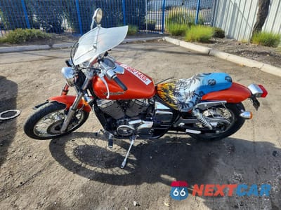 Trzecie zdjęcie samochodu z tyłu: 2006 HONDA VT750 C VIN:JH2RC44016K010377 - miniatura