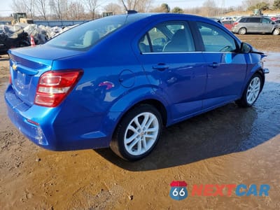 Trzecie zdjęcie samochodu z tyłu: 2020 CHEVROLET SONIC LT VIN:1G1JD5SB9L4121264 - miniatura