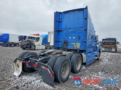 Czwarte zdjęcie samochodu z boku: 2019 INTERNATIONAL LT625 SEMI TRUCK VIN:3HSDZTZR7KN491968 - miniatura