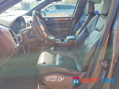 Zdjęcie 7 z 11 samochodu: 2012 PORSCHE CAYENNE S HYBRID VIN:WP1AE2A27CLA91108 - miniatura