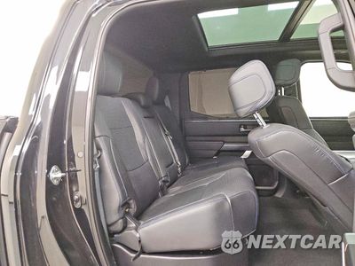 Zdjęcie 10 z 13 samochodu: 2023 TOYOTA TUNDRA PLATINUM VIN:5TFNA5DB8PX084713 - miniatura