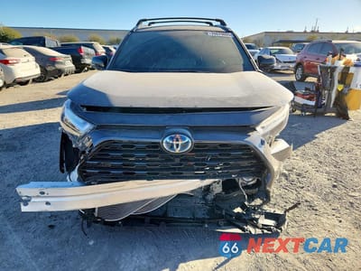 Piąte zdjęcie samochodu w środku: 2024 TOYOTA RAV4 XSE VIN:JTME6RFV1RJ051395 - miniatura