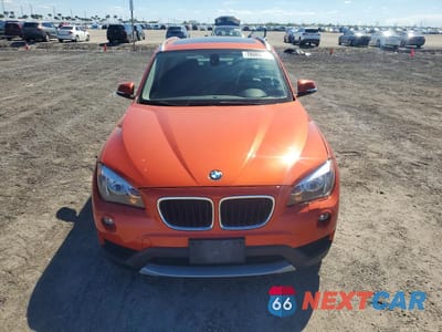 Piąte zdjęcie samochodu w środku: 2014 BMW X1 XDRIVE28I VIN:WBAVL1C51EVY21724 - miniatura