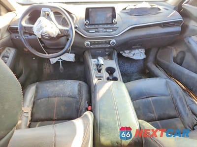 Zdjęcie 8 z 13 samochodu: 2019 NISSAN ALTIMA SR VIN:1N4BL4CW4KN318741 - miniatura
