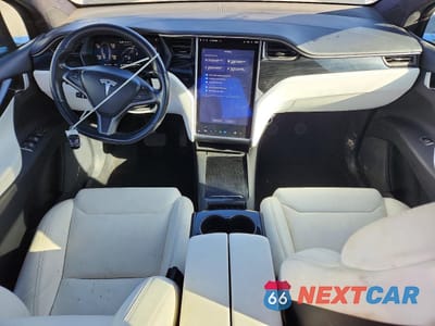 Zdjęcie 8 z 15 samochodu: 2019 TESLA MODEL X VIN:5YJXCDE22KF180691 - miniatura