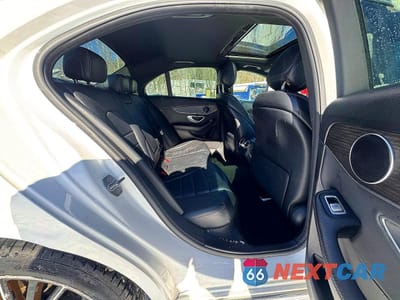Zdjęcie 6 z 10 samochodu: 2019 MERCEDES-BENZ C 300 4MATIC VIN:55SWF8EB4KU307790 - miniatura