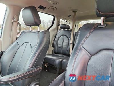 Zdjęcie 10 z 13 samochodu: 2019 CHRYSLER PACIFICA TOURING L VIN:2C4RC1BG7KR550559 - miniatura