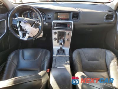 Zdjęcie 8 z 12 samochodu: 2018 VOLVO V60 T5 DYNAMIC VIN:YV140MEL4J2390029 - miniatura