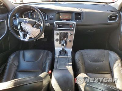 Zdjęcie 8 z 13 samochodu: 2018 VOLVO V60 T5 DYNAMIC VIN:YV140MEL4J2390029 - miniatura