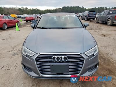 Piąte zdjęcie samochodu w środku: 2018 AUDI A3 PREMIUM VIN:WAUAUGFF8J1045161 - miniatura