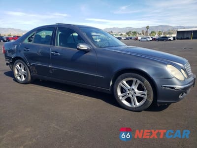 Czwarte zdjęcie samochodu z boku: 2006 MERCEDES-BENZ E 350 VIN:WDBUF56J26A829019 - miniatura