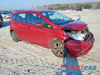 Czwarte zdjęcie samochodu z boku: 2015 NISSAN VERSA NOTE S VIN:3N1CE2CP4FL440496 - miniatura