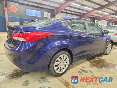 Trzecie zdjęcie samochodu z tyłu: 2011 HYUNDAI ELANTRA GLS VIN:5NPDH4AE3BH027601 - miniatura