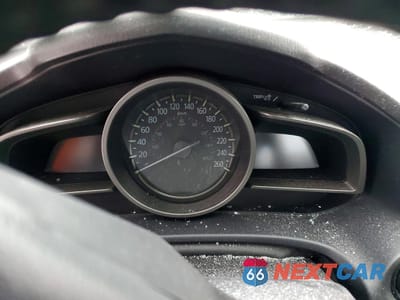 Zdjęcie 9 z 12 samochodu: 2018 MAZDA 3 GS VIN:JM1BN1V75J1189763 - miniatura