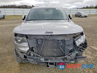 Piąte zdjęcie samochodu w środku: 2017 JEEP GRAND CHEROKEE LAREDO VIN:1C4RJFAG8HC910282 - miniatura