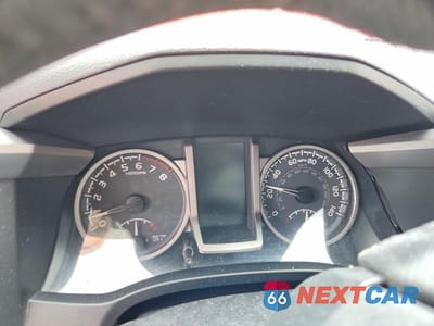 Zdjęcie 9 z 12 samochodu: 2018 TOYOTA TACOMA SR5 V6 VIN:5TFAZ5CN7JX065094 - miniatura