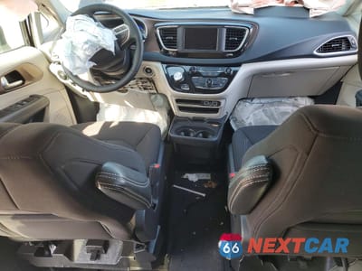 Zdjęcie 8 z 13 samochodu: 2023 CHRYSLER VOYAGER LX VIN:2C4RC1CG2PR548577 - miniatura