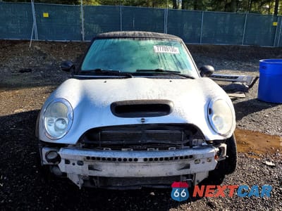 Piąte zdjęcie samochodu w środku: 2002 MINI COOPER S VIN:WMWRE33462TD55099 - miniatura