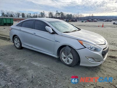 Czwarte zdjęcie samochodu z boku: 2015 HYUNDAI SONATA HYBRID VIN:KMHEC4A41FA131653 - miniatura
