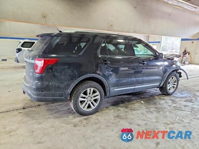 Trzecie zdjęcie samochodu z tyłu: 2018 FORD EXPLORER X VIN:1FM5K8D81JGA95011 - miniatura