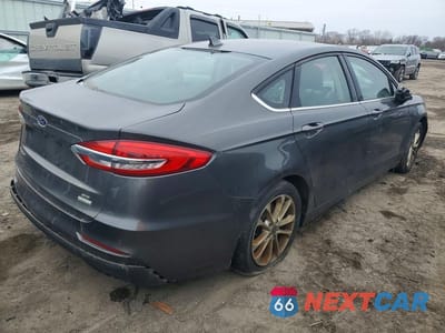 Trzecie zdjęcie samochodu z tyłu: 2019 FORD FUSION SE VIN:3FA6P0HD3KR195078 - miniatura