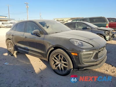 Czwarte zdjęcie samochodu z boku: 2024 PORSCHE MACAN BASE VIN:WP1AA2A5XRLB03718 - miniatura