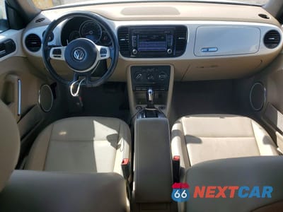 Zdjęcie 8 z 12 samochodu: 2014 VOLKSWAGEN BEETLE VIN:3VW5X7AT5EM804394 - miniatura