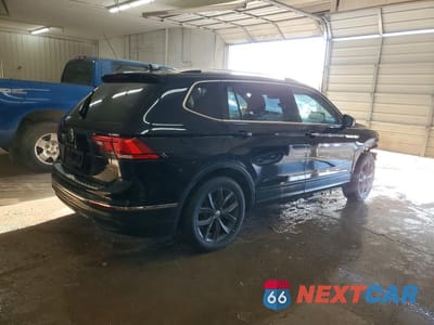 Trzecie zdjęcie samochodu z tyłu: 2023 VOLKSWAGEN TIGUAN 2.0T SE VIN:3VV3B7AX0PM067069 - miniatura