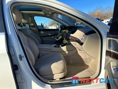 Zdjęcie 7 z 10 samochodu: 2019 MERCEDES-BENZ S 560 4MATIC VIN:WDDUG8GB1KA436037 - miniatura