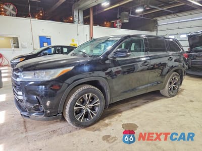 2019 TOYOTA HIGHLANDER LE 5TDBZRFH8KS965348 - główne zdjęcie licytacji z USA - miniatura