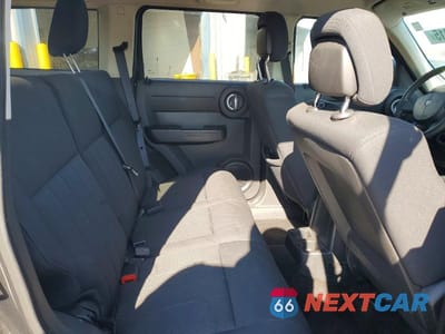 Zdjęcie 11 z 13 samochodu: 2011 DODGE NITRO HEAT VIN:1D4PT4GK5BW576111 - miniatura