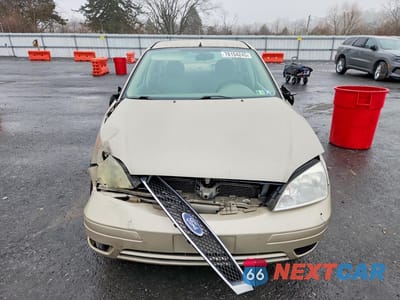 Piąte zdjęcie samochodu w środku: 2007 FORD FOCUS ZX4 VIN:1FAFP34N67W229132 - miniatura