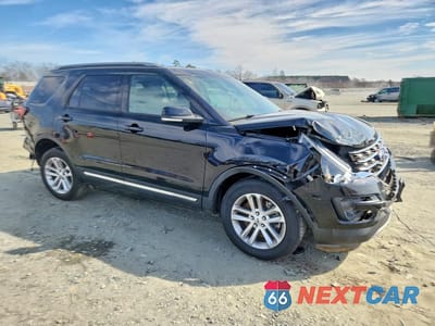 Czwarte zdjęcie samochodu z boku: 2017 FORD EXPLORER XLT VIN:1FM5K7D89HGE32870 - miniatura