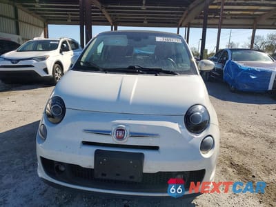 Piąte zdjęcie samochodu w środku: 2018 FIAT 500 POP VIN:3C3CFFLH3JT412227 - miniatura