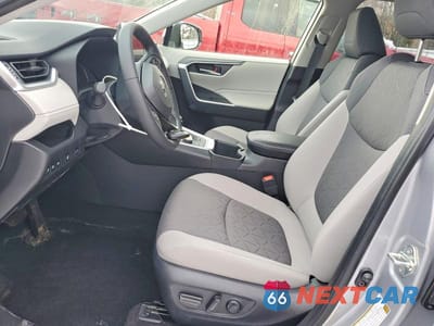 Zdjęcie 7 z 13 samochodu: 2025 TOYOTA RAV4 XLE VIN:JTMRWRFV9SD328719 - miniatura