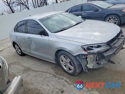 Czwarte zdjęcie samochodu z boku: 2014 VOLKSWAGEN JETTA TDI VIN:3VWLL7AJXEM357157 - miniatura