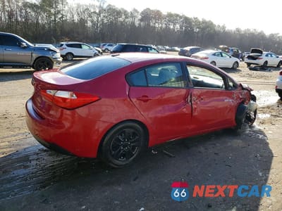 Trzecie zdjęcie samochodu z tyłu: 2016 KIA FORTE LX VIN:KNAFK4A6XG5564201 - miniatura