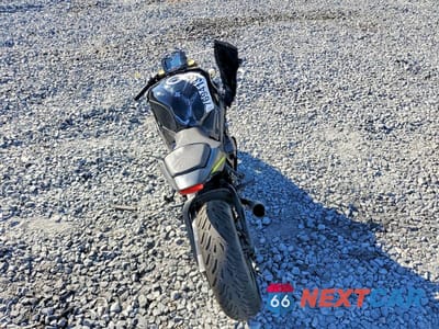 Zdjęcie 6 z 9 samochodu: 2023 SUZUKI GSX-S1000 VIN:JS1DM11B5P7100540 - miniatura