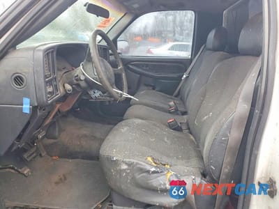 Zdjęcie 7 z 11 samochodu: 2000 CHEVROLET SILVERADO VIN:1GCEC14W5YE304960 - miniatura